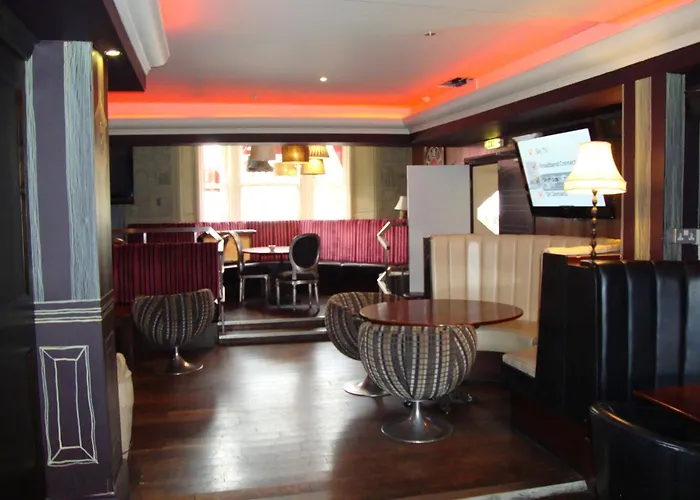 Whites Hotel